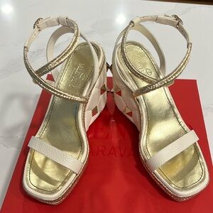 Amazing Valentino Garavani wedge espadrillas